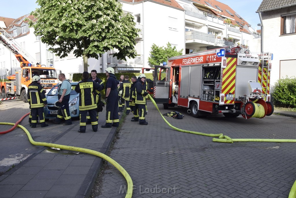 Feuer 2 Dachstuhl Koeln Dellbrueck Von der Leyen Str P169.JPG - Miklos Laubert